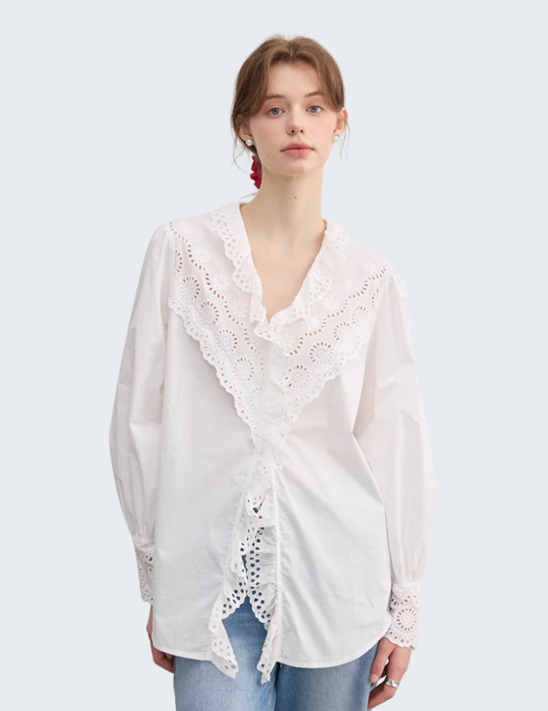 早春设计感荷叶领刺绣衬衣